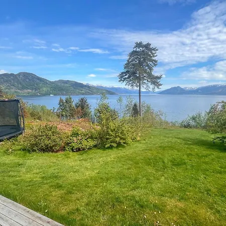 Beautiful In Torvikbygd With Wifi Holiday home *